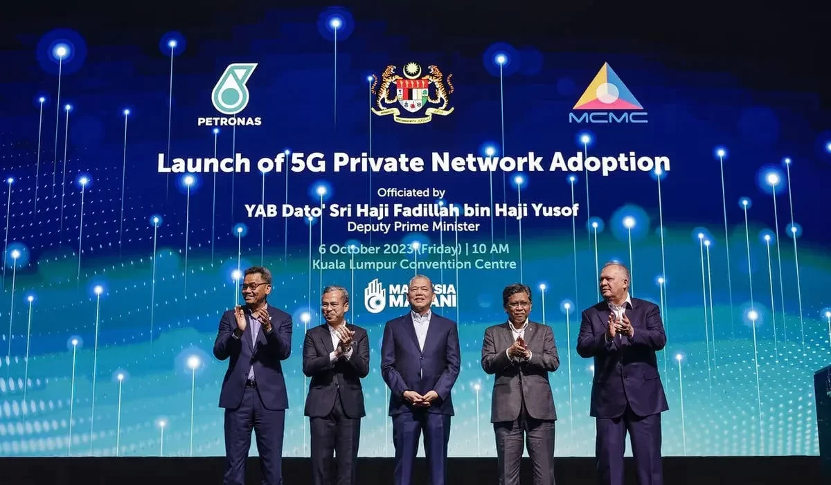 652759de742b7ffbdaec2b55_petronas 9 oct